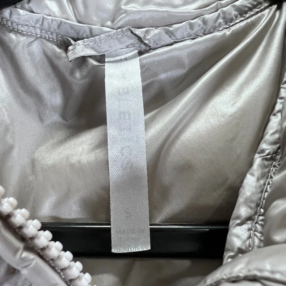 Fabletics Puffer Vest Lightweight Quilted Full Zip Sleeveless Layer size small - Picture 4 of 8
